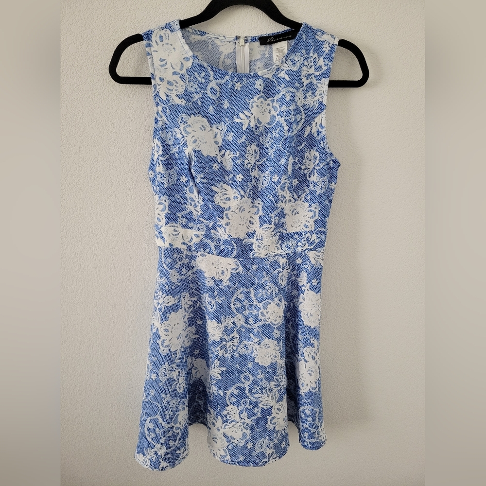 Womens/juniors light blue floral dress